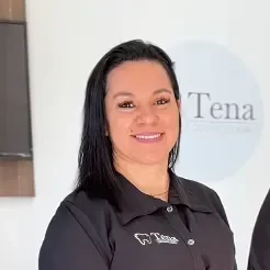 Dra. Adriele Souza — Tena Odontologia