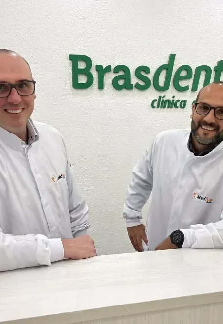 Dr. Frank e Dr. Guilherme — Brasdent